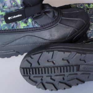 Big kids Columbia winter / snow boots / snowboots sz 4